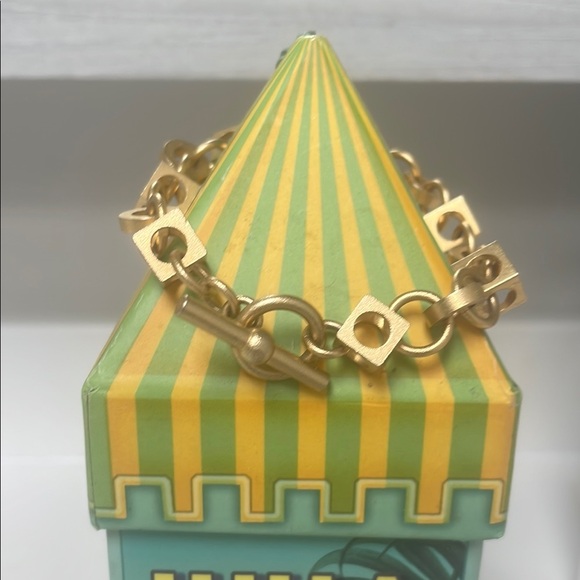 Gold Chain Bracelet - Picture 1 of 4